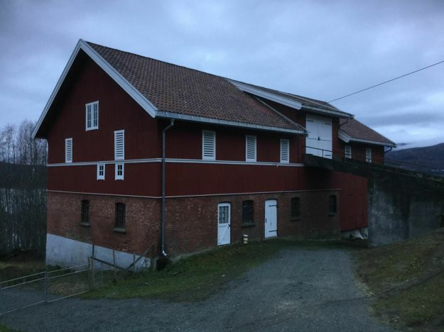 Rødmalt låvebygning