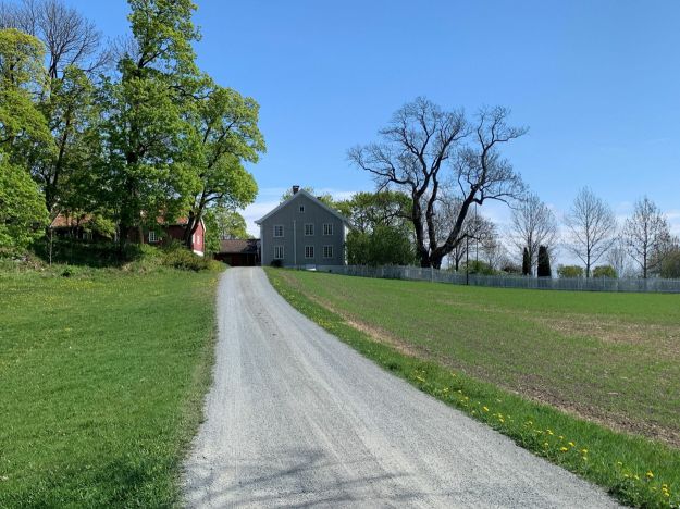 Veien opp til prestegården