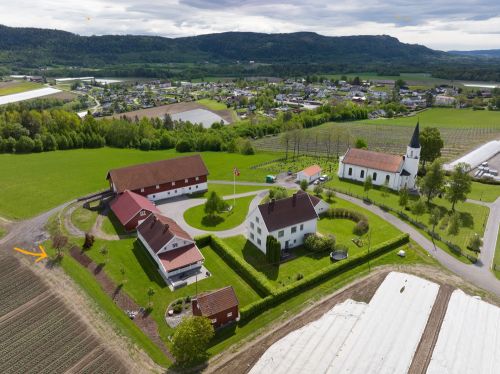 Sylling m pil Prestegård 19