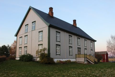 110 01 Stange pg Fasader SV 2015 10