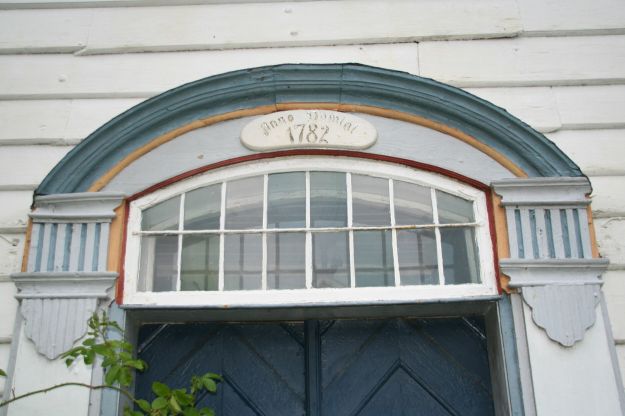 inngangsbue på trehus