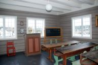 Bilde av klasserom inne i prestegården