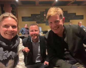 Bilde av Kine Aarum, Per Magnus Presthammer og daglig leder Bernt Nordby Skøien i Clemens Eiendom