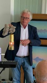 Stig Fossum holder Olavsflammen