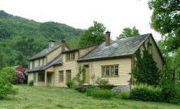 Kvam prestebustad Vikoey