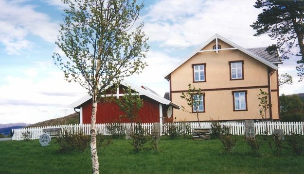 Stor trebygning fra tidlig nittenhundretall