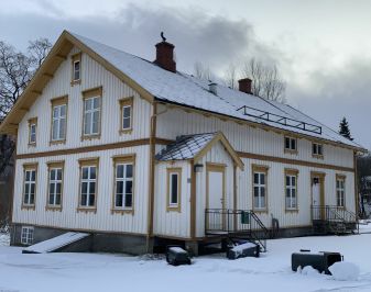 Stor trebygning fra sent attenhundretall